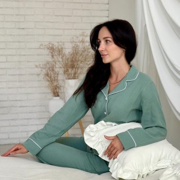 Women’s Muslin Pajama Set Viva, Cotton Lounge Set Shirt & Pants, Green Sleepwear, Long Sleeve Button Up Pajama Set